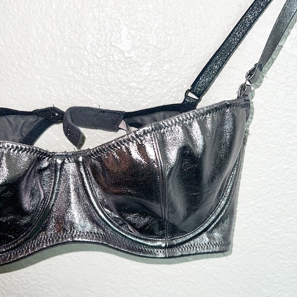 Victoria’s Secret Silver Dream Angels Push Up Without Padding Metallic Bra - Picture 3 of 11